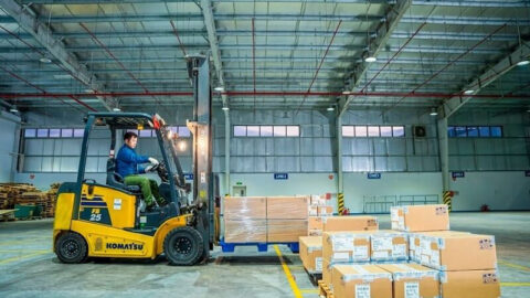 Nhà Bán Hàng Nên Làm Gì Nếu Hàng Hóa Bị Lỗi Khi Nhận Tại Kho?
